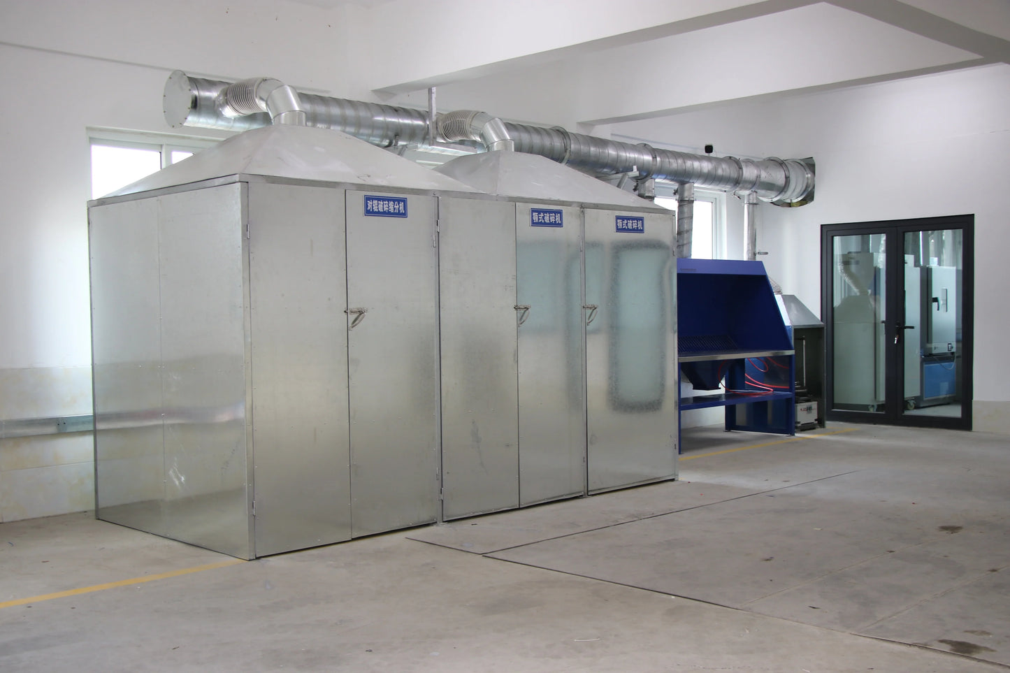 Laboratory dust collector dust and fume extraction system